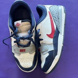 Nike Kids Sneakers - Cream, Navy, and Red